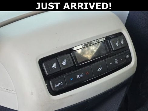 Used 2022 Hyundai Palisade Calligraphy w/ Winter Package image 11