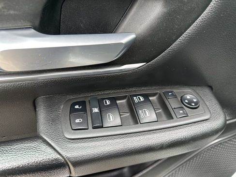 Used 2022 RAM 1500 Big Horn AWD/4WD image 25