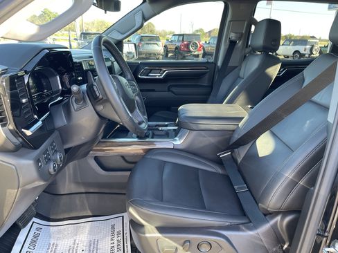 Used 2024 Chevrolet Silverado 1500 LT Trail Boss w/ Convenience Package II image 14