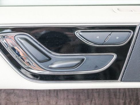 Used 2019 Lincoln Navigator Select w/ Technology Package RWD image 23