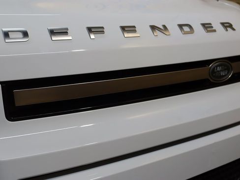 Used 2023 Land Rover Defender 130 First Edition AWD/4WD image 19