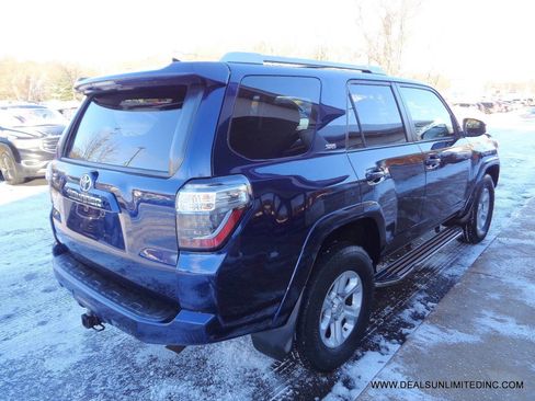 Used 2015 Toyota 4Runner SR5 image 3