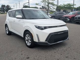 Used 2024 Kia Soul LX w/ Option Group 015 FWD video 1