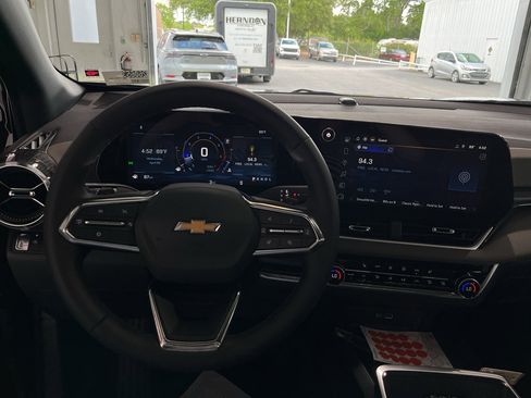 New 2026 Chevrolet Equinox LT FWD image 17