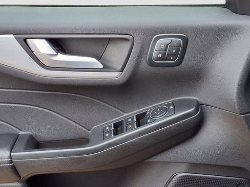 Used 2025 Ford Escape Platinum image 16