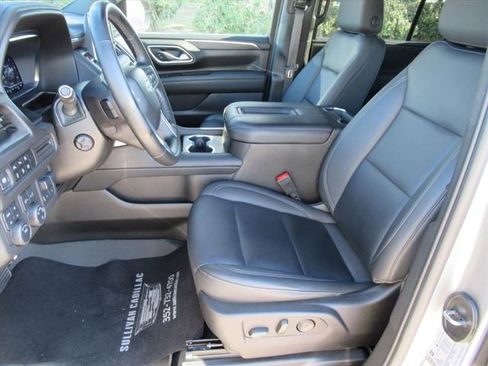 Used 2024 Chevrolet Tahoe Z71 w/ Luxury Package image 17