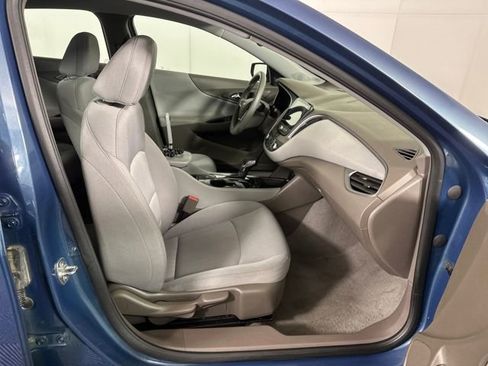 Used 2025 Chevrolet Malibu LT image 28