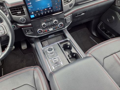 Used 2023 Ford Expedition Limited image 13