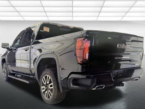 Used 2023 GMC Sierra 1500 AT4 w/ AT4 Premium Package AWD/4WD image 4