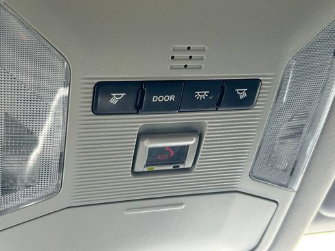 Used 2021 Toyota RAV4 LE FWD image 18