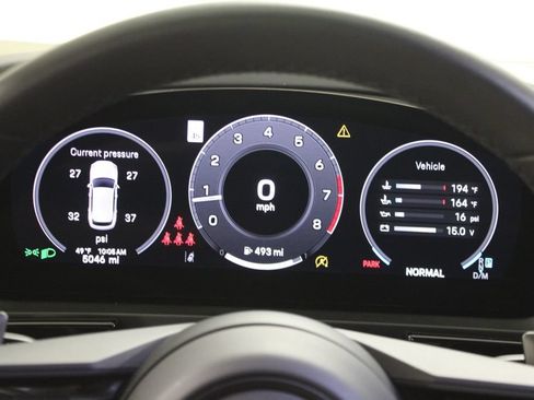 Certified 2025 Porsche Cayenne AWD/4WD image 22