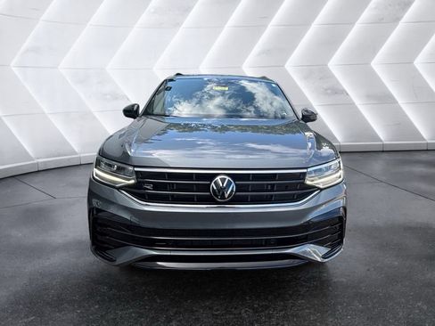 Used 2024 Volkswagen Tiguan SE R-Line AWD/4WD image 2