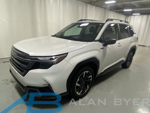Used 2025 Subaru Forester Limited w/ Popular Package AWD/4WD image 1