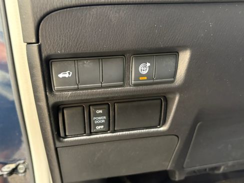 Used 2021 Nissan Armada SL w/ Captain's Chairs Package AWD/4WD image 16
