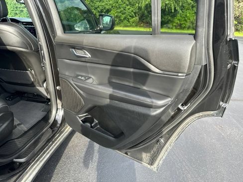 Used 2024 Jeep Grand Cherokee L Altitude AWD/4WD image 20