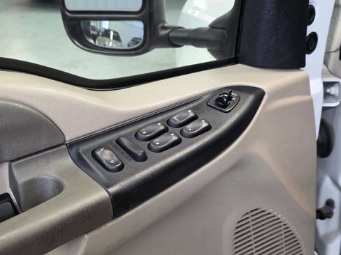 Used 2000 Ford F350 XLT image 24