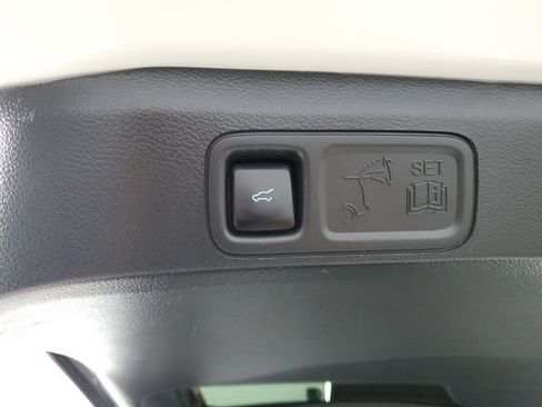 Used 2022 Ford Expedition Max XLT image 9