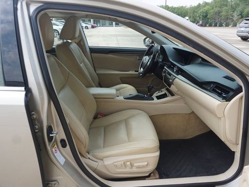 Used 2013 Lexus ES 350 w/ Luxury Pkg FWD image 17