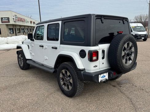 Used 2019 Jeep Wrangler Unlimited Sahara w/ Dual Top Group AWD/4WD image 4