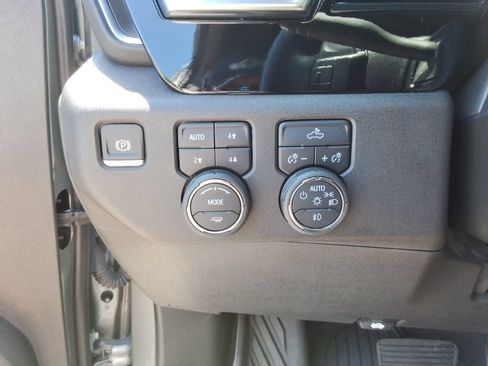 Certified 2024 Chevrolet Silverado 1500 RST AWD/4WD image 36