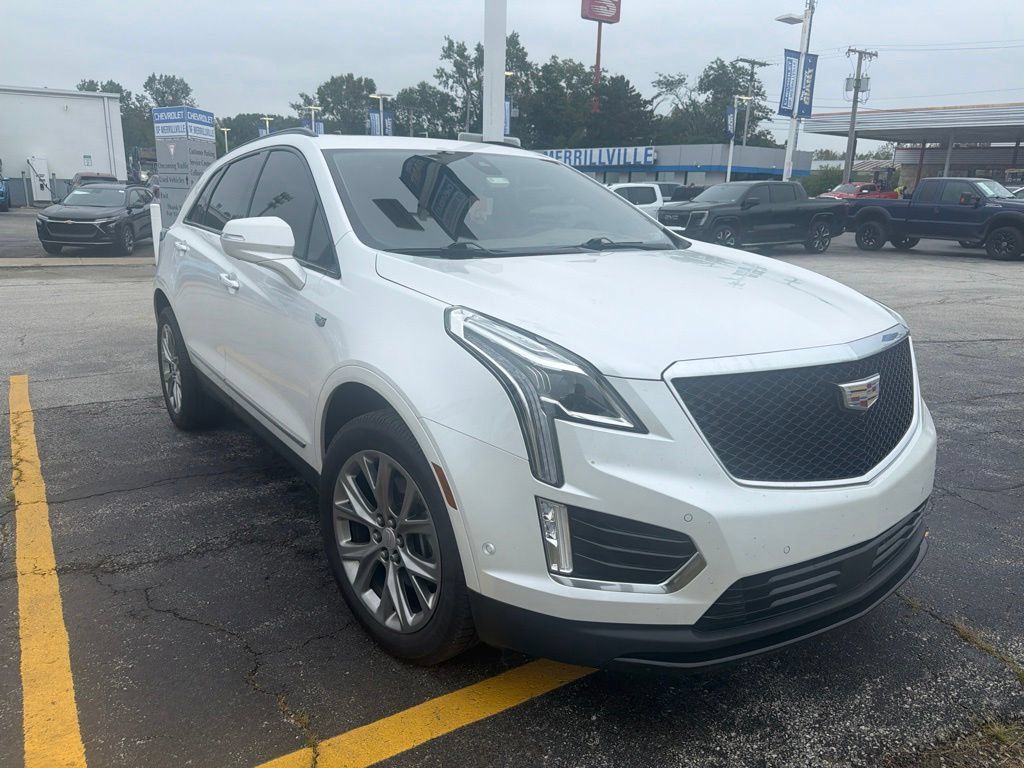 Used 2020 Cadillac XT5 Sportv w/ Platinum Package AWD/4WD image 3