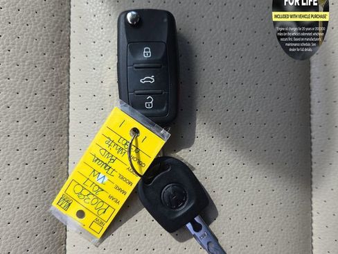 Used 2017 Volkswagen Tiguan S FWD image 34