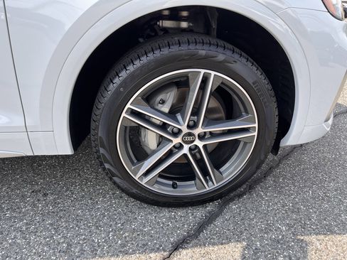 Used 2025 Audi Q5 e Premium Plus w/ Premium Plus Package image 5