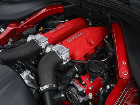 Certified 2025 Ferrari Roma Spider RWD image 39