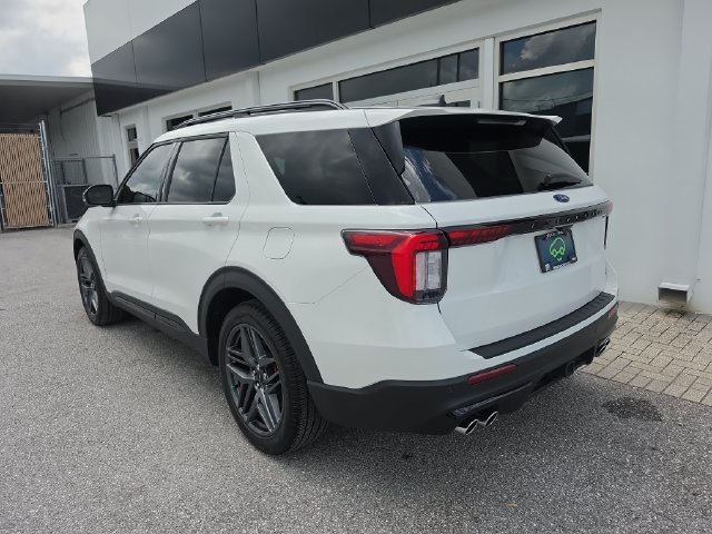 Used 2025 Ford Explorer ST AWD/4WD image 6