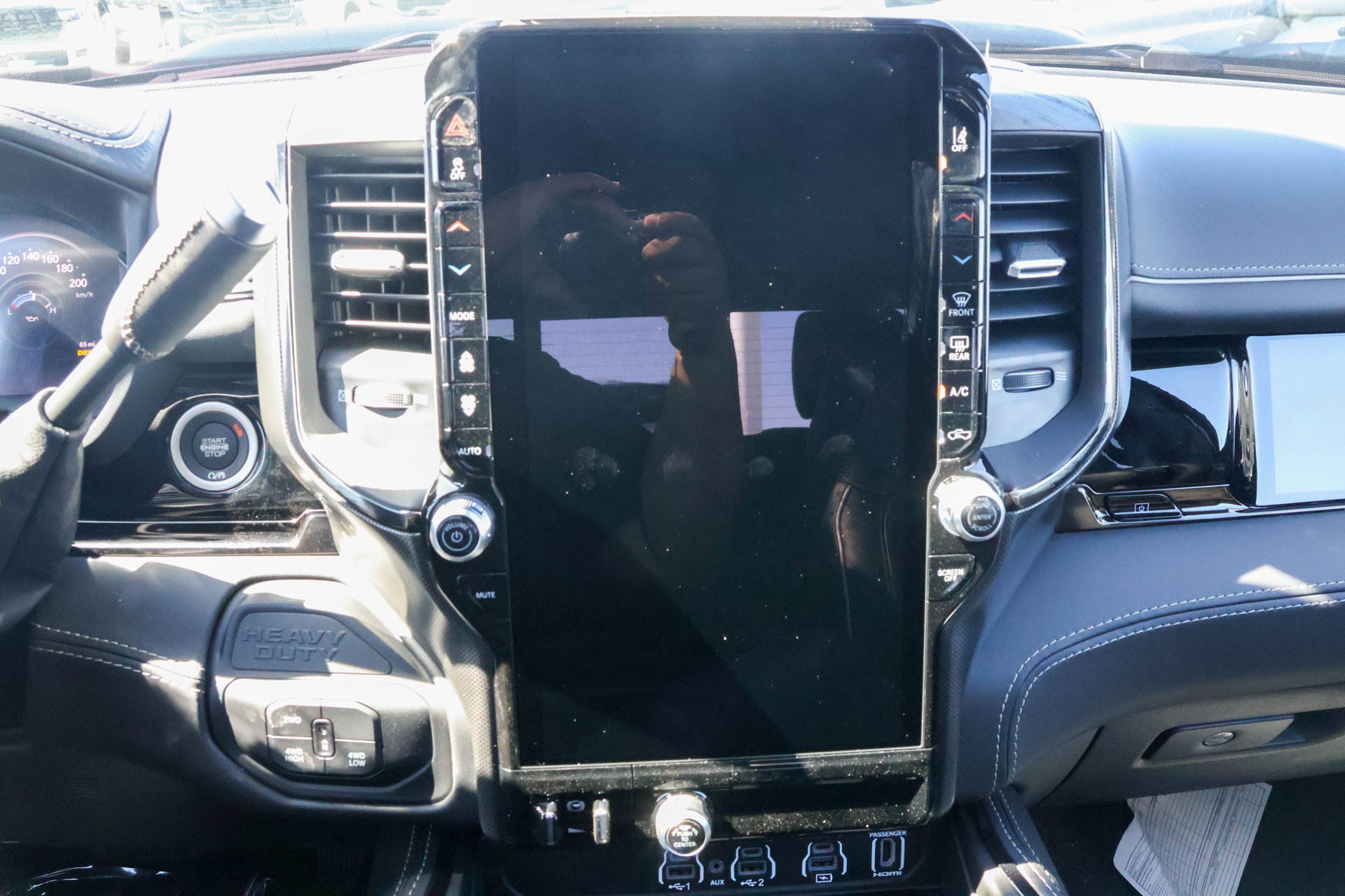 New 2026 RAM 2500 Limited AWD/4WD image 23