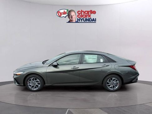 New 2026 Hyundai Elantra Blue image 2