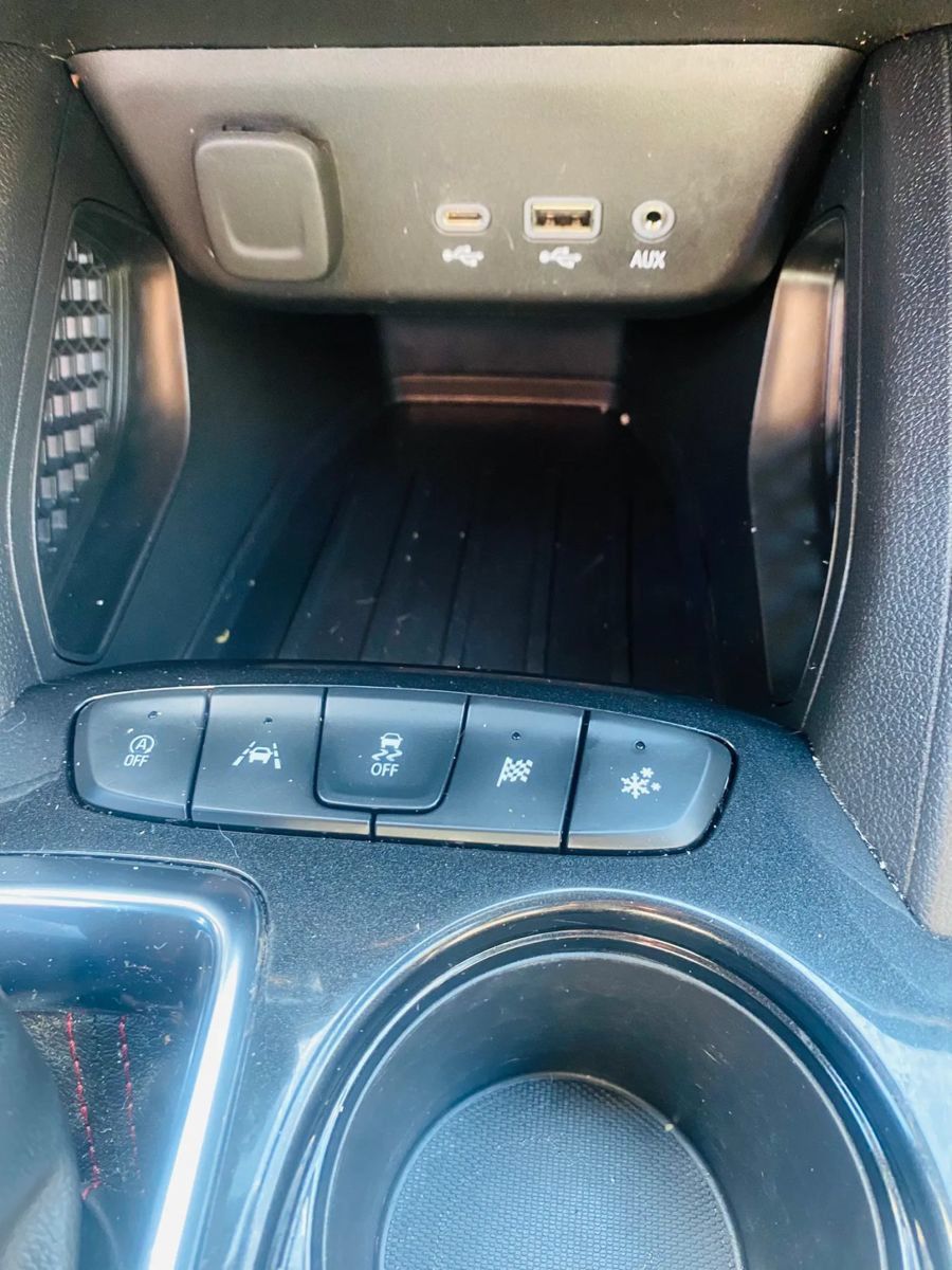 Used 2023 Chevrolet TrailBlazer RS w/ Sun and Liftgate Package FWD image 17