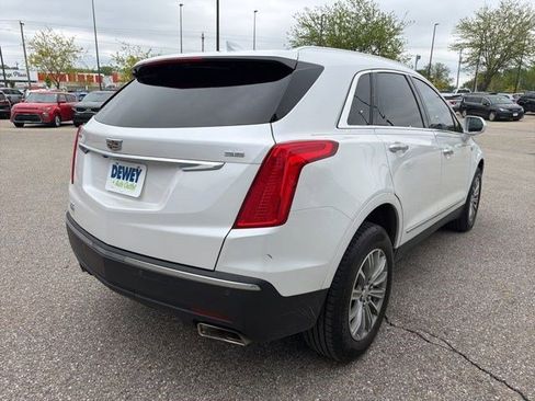 Used 2017 Cadillac XT5 Luxury w/ Driver Awareness Package AWD/4WD image 5