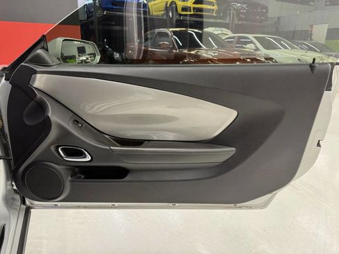 Used 2010 Chevrolet Camaro SS RWD image 38