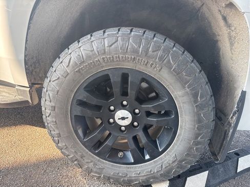 Used 2018 Chevrolet Tahoe LT AWD/4WD image 8