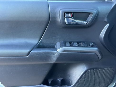 Used 2023 Toyota Tacoma TRD Off-Road image 13