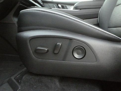 New 2026 Buick Enclave Sport Touring w/ Power Package image 9