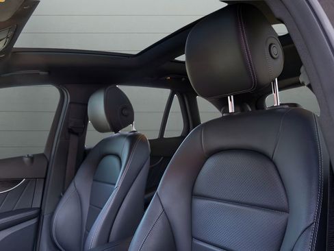 Used 2022 Mercedes-Benz GLC 300 4MATIC image 45