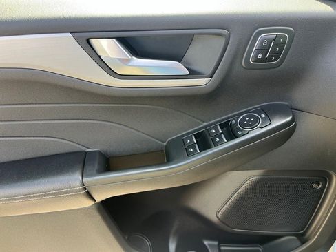 Used 2023 Ford Escape Platinum w/ Premium Technology Package AWD/4WD image 43