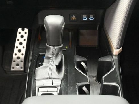Used 2025 Toyota Camry SE w/ Convenience Package FWD image 22