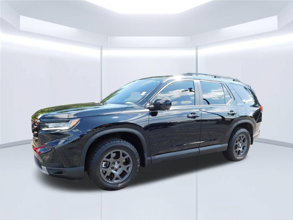 Used 2025 Honda Pilot TrailSport image 7