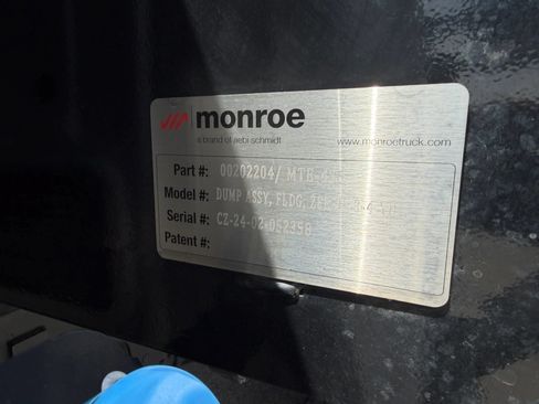 Used 2024 Ford F550 4x4 Regular Cab Super Duty image 9
