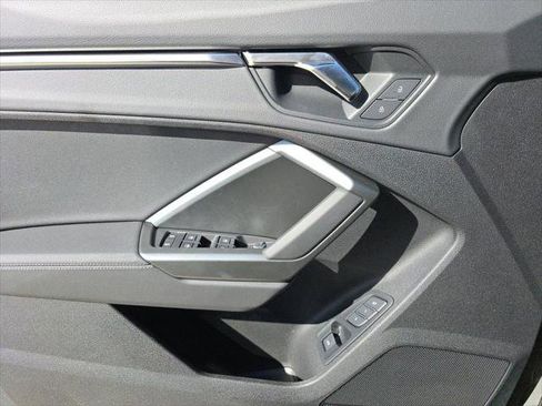 Certified 2025 Audi Q3 2.0T Premium AWD/4WD image 18