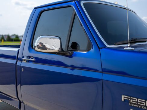 Used 1997 Ford F250 4x4 Regular Cab Heavy Duty image 24