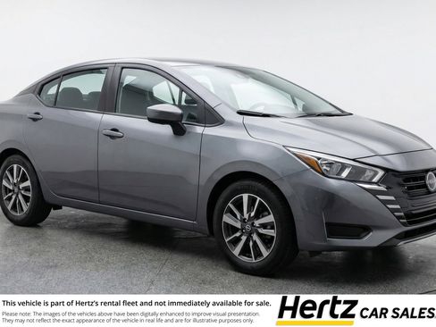 Used 2025 Nissan Versa SV image 1