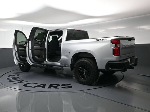 Used 2021 Chevrolet Silverado 1500 Custom Trail Boss AWD/4WD image 27