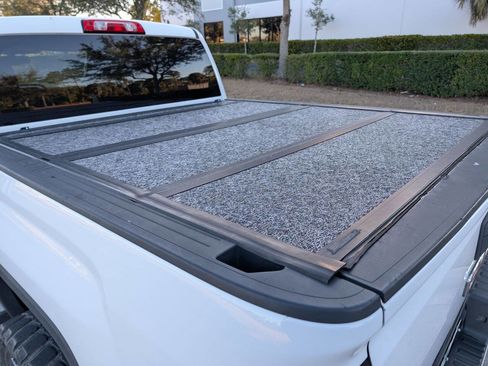 Used 2015 GMC Sierra 1500 SLT w/ SLT Crew Cab Value Package image 22