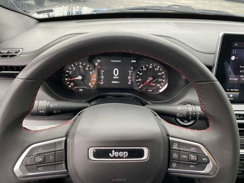 Used 2024 Jeep Compass Trailhawk AWD/4WD image 15