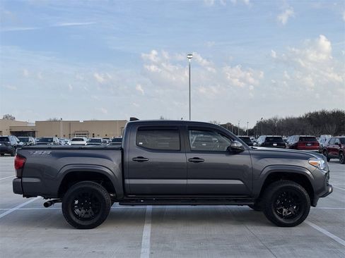 Used 2021 Toyota Tacoma SR w/ SR Convenience Package image 3