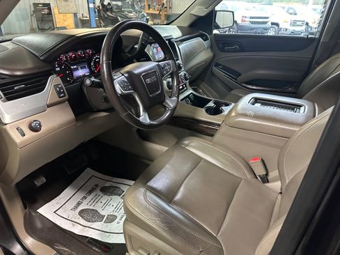 Used 2015 GMC Yukon XL SLT w/ Open Road Package RWD image 8